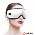 عینک ماساژ چشم eye care بلوتوث دار روی صورت یک زن